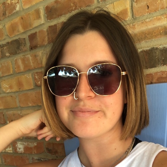 Meet your Posher, Clare - Picture 1 of 1